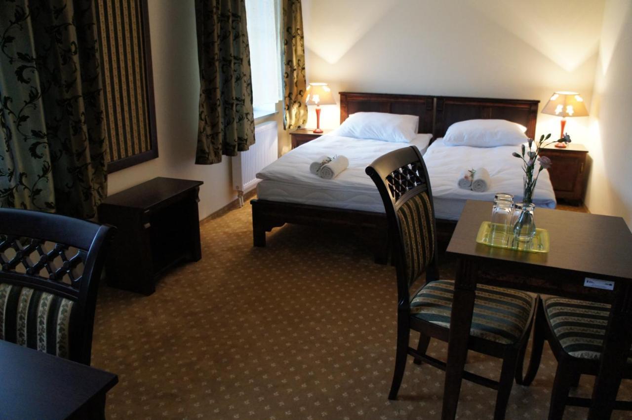 Hotel Dworska Elektrownia Kędzierzyn-Koźle Esterno foto